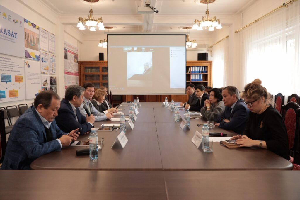 «ҚР кино білімі. Даму векторы» дөңгелек үстелі